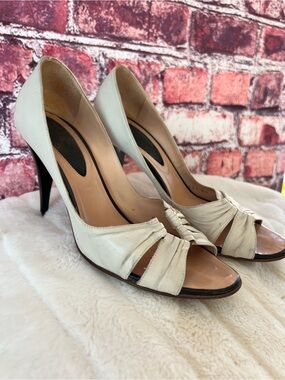 Vintage Vicini Giuseppe Zanotti Cream Ruched Leather Peep Toe Heels